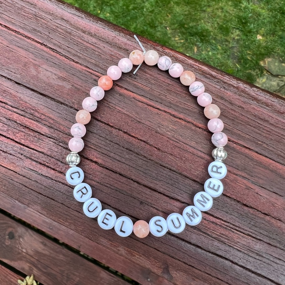 TAYLOR SWIFT | “Cruel Summer” Inspired Friendship Bracelet